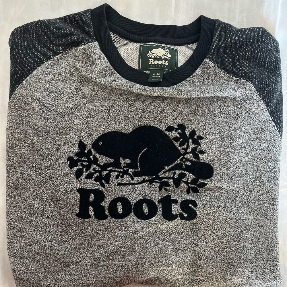 Roots salt and pepper crewneck
